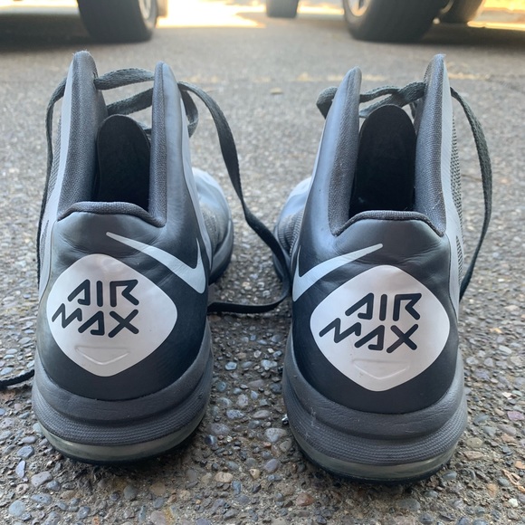 Nike Air Max Hyper Aggressor Basketball Shoe - Picture 3 of 6